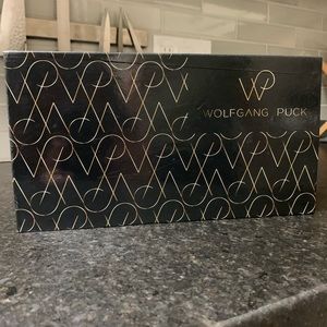 WOLFGANG PUCK Automatic Spice Grinder Set